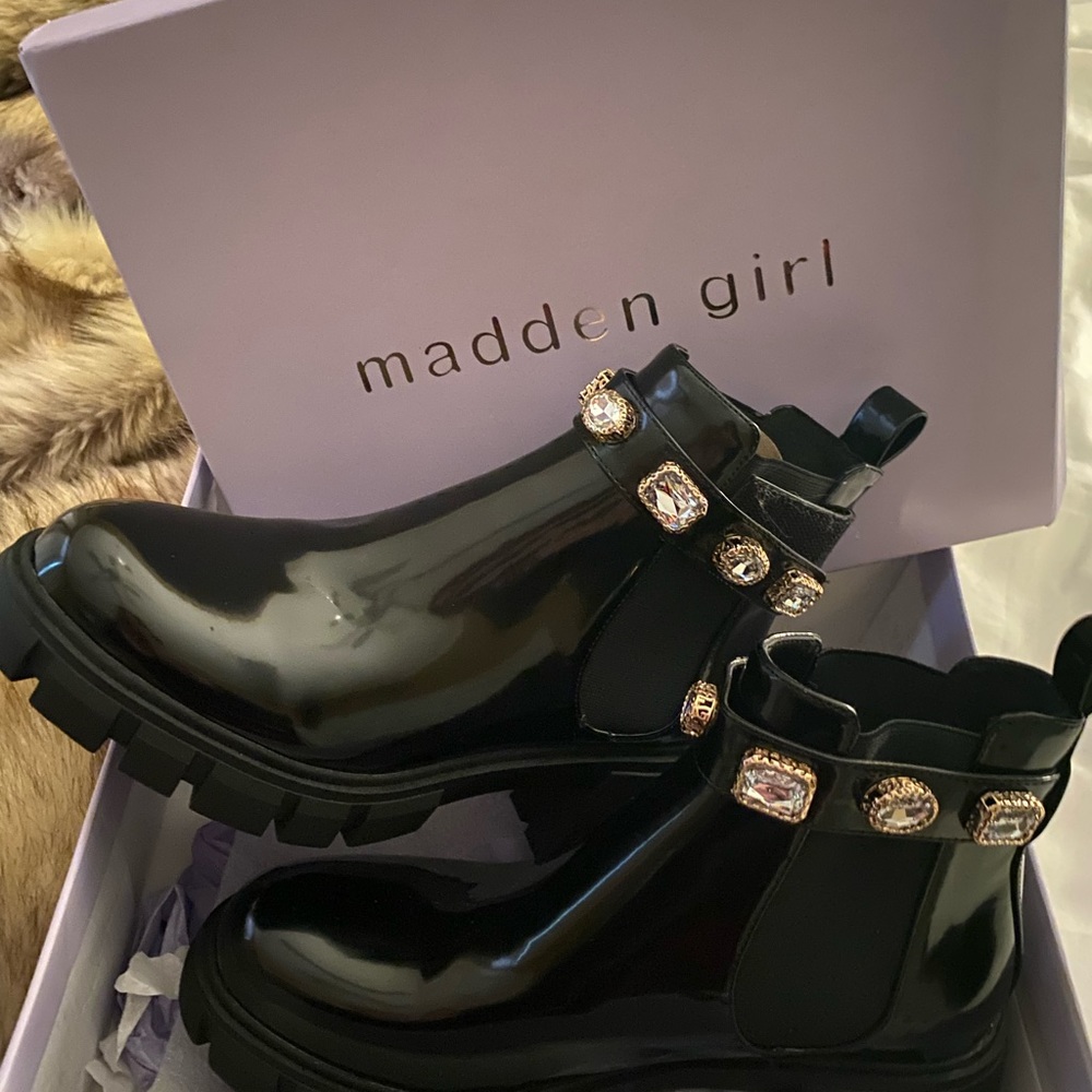 Madden Girl Honeyy Bootie Size 8.5